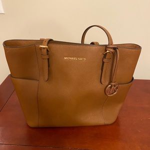 Michael Kors Jet Set Travel Medium